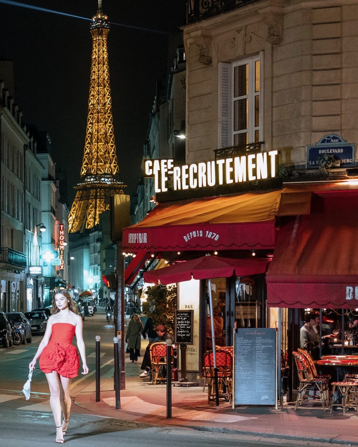 Cafe Le Recrutement — Eiffel Tower in the background
