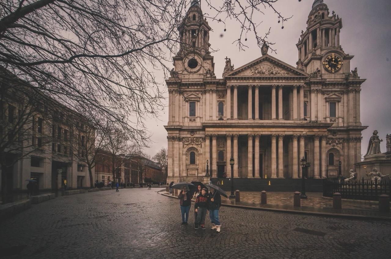 Walking through the rain at St Paul's Cathedral